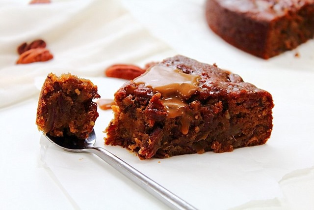 SASI'S KITCHEN: Eggless Date Cake
